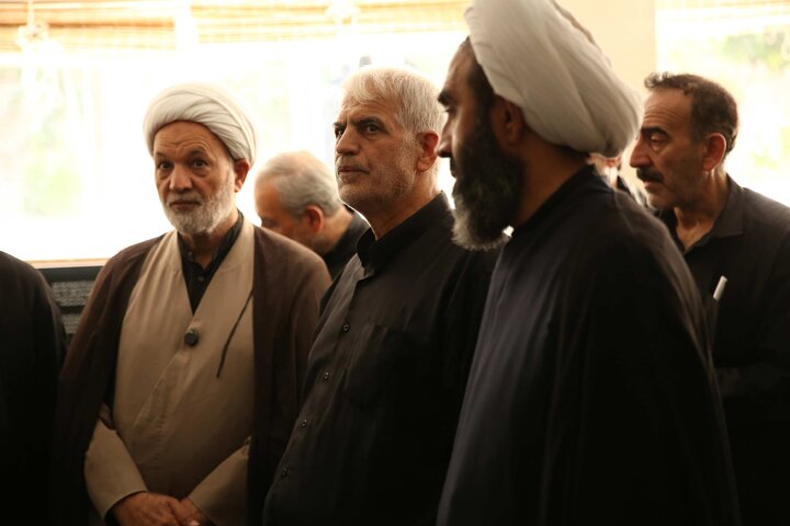 بازدید جمعی از نمایندگان مجلس از منزل رهبر شهید انقلاب در مشهد