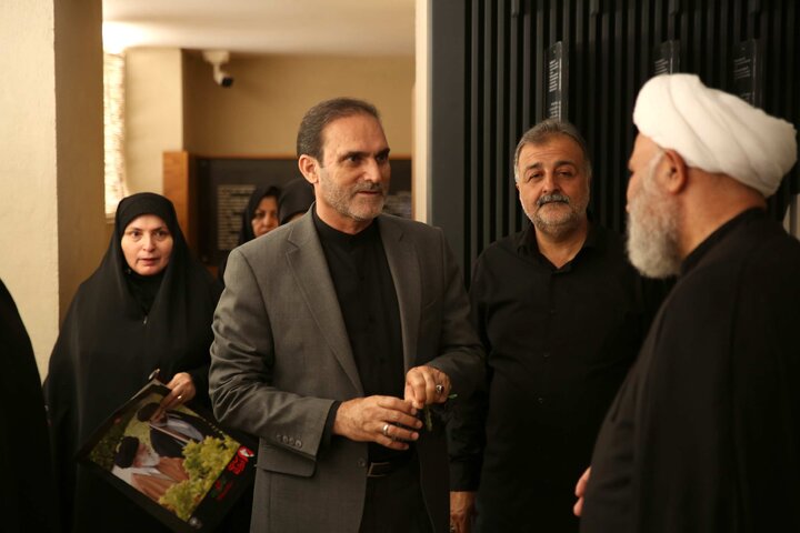 بازدید جمعی از نمایندگان مجلس از منزل رهبر شهید انقلاب در مشهد