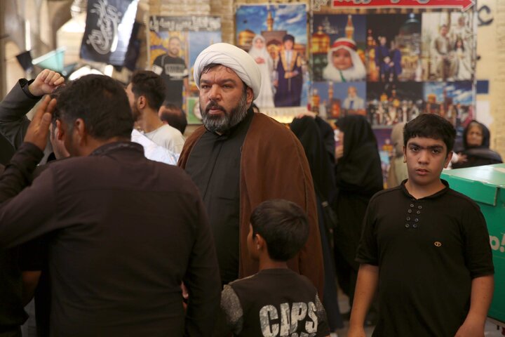 بازدید جمعی از نمایندگان مجلس از منزل رهبر شهید انقلاب در مشهد