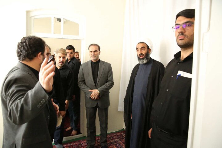 بازدید جمعی از نمایندگان مجلس از منزل رهبر شهید انقلاب در مشهد