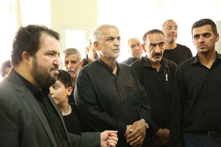 بازدید جمعی از نمایندگان مجلس از منزل رهبر شهید انقلاب در مشهد