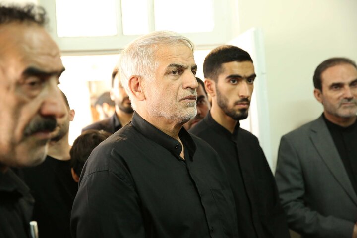 بازدید جمعی از نمایندگان مجلس از منزل رهبر شهید انقلاب در مشهد