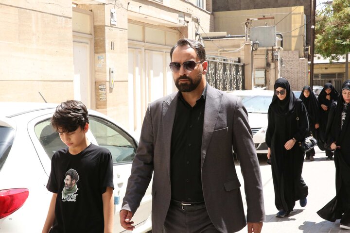 بازدید جمعی از نمایندگان مجلس از منزل رهبر شهید انقلاب در مشهد