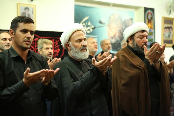 بازدید جمعی از نمایندگان مجلس از منزل رهبر شهید انقلاب در مشهد