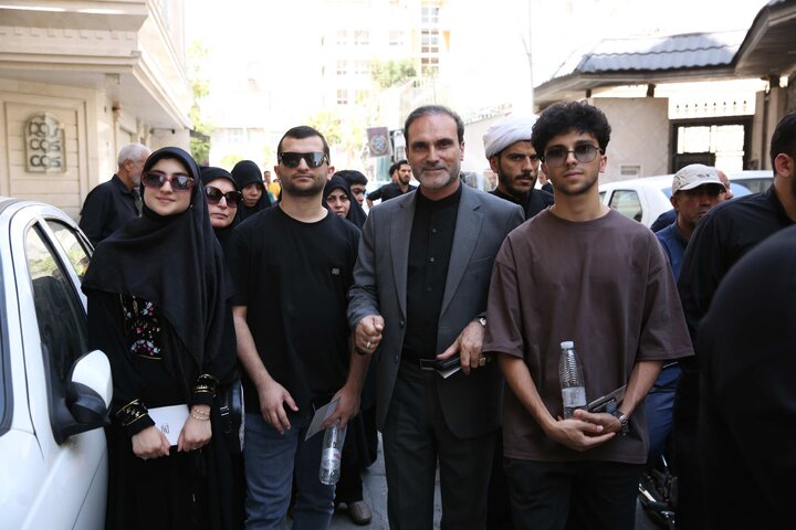 بازدید جمعی از نمایندگان مجلس از منزل رهبر شهید انقلاب در مشهد