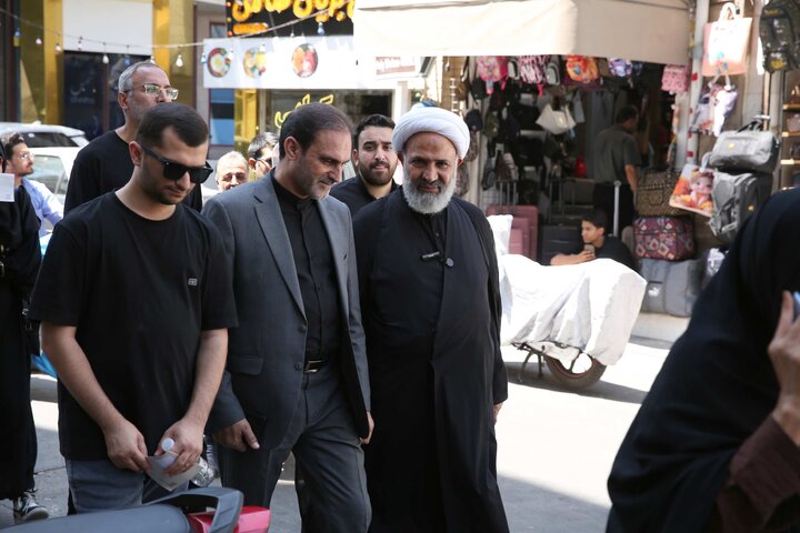 بازدید جمعی از نمایندگان مجلس از منزل رهبر شهید انقلاب در مشهد