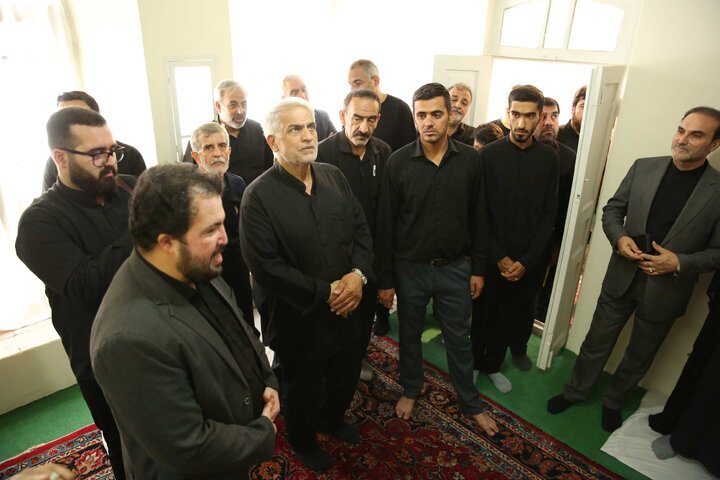 بازدید جمعی از نمایندگان مجلس از منزل رهبر شهید انقلاب در مشهد