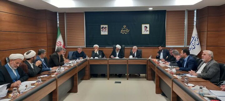 بررسی اعتبارات گردشگری و سرنوشت پروژه‌های نیمه‌تمام در کمیسیون فرهنگی