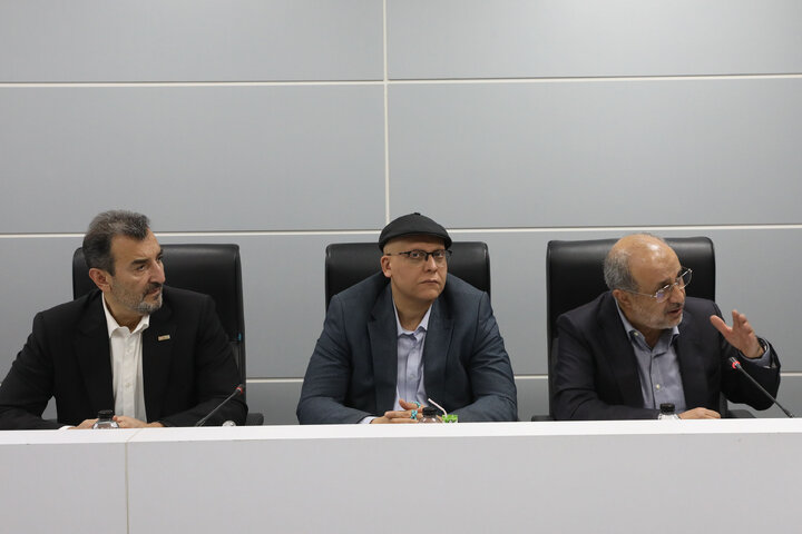 نشست کمیسیون اصل نود با استاندار کرمان