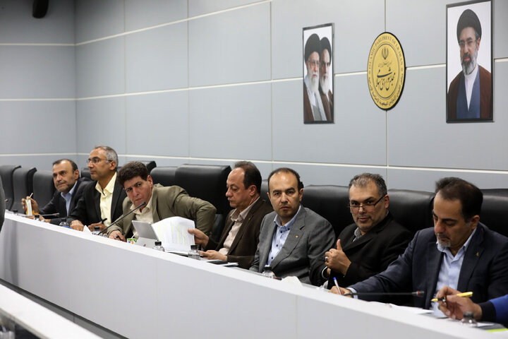 نشست کمیسیون اصل نود با استاندار کرمان