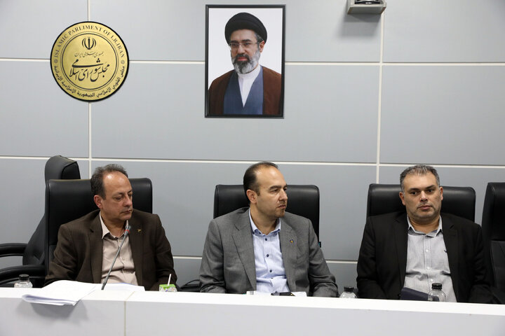 نشست کمیسیون اصل نود با استاندار کرمان