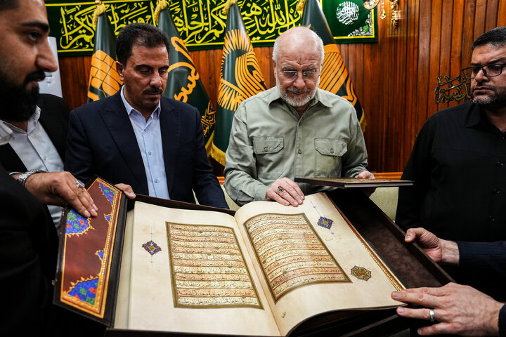 زیارت حرم امام موسی کاظم(ع) و امام جواد(ع) در کاظمین توسط دکتر قالیباف
