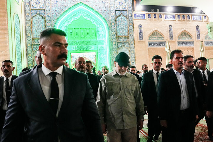 زیارت حرم امام موسی کاظم(ع) و امام جواد(ع) در کاظمین توسط دکتر قالیباف