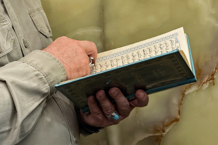 زیارت حرم امام موسی کاظم(ع) و امام جواد(ع) در کاظمین توسط دکتر قالیباف