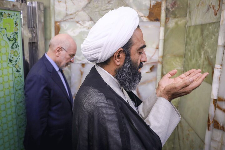 زیارت حرم حضرت ابالفضل العباس علیه‌السلام توسط دکتر قالیباف - کربلای معلی