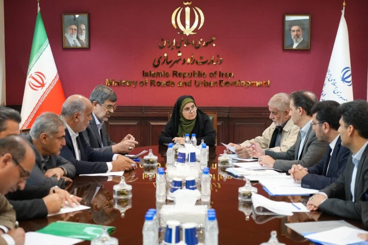 نشست جوکار با وزیر راه و شهرسازی/ پروژه‌های راه‌سازی و نهضت ملی مسکن یزد پیگیری شد