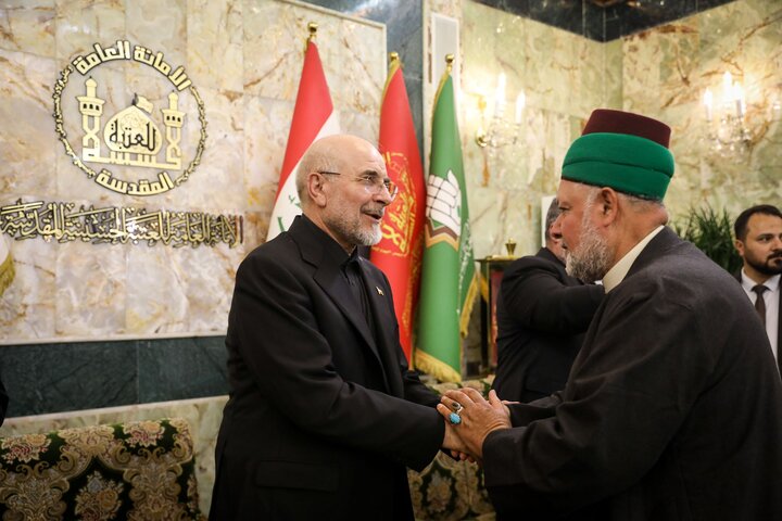 تشرف هیأت پارلمانی ایران به حرم امام حسین(ع)