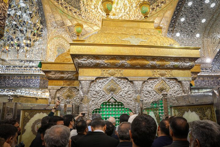 تشرف هیأت پارلمانی ایران به حرم امام حسین(ع)