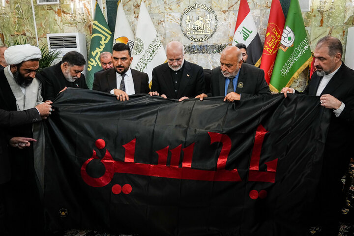 زیارت حرم امام حسین(ع) توسط دکتر قالیباف - کربلای معلی