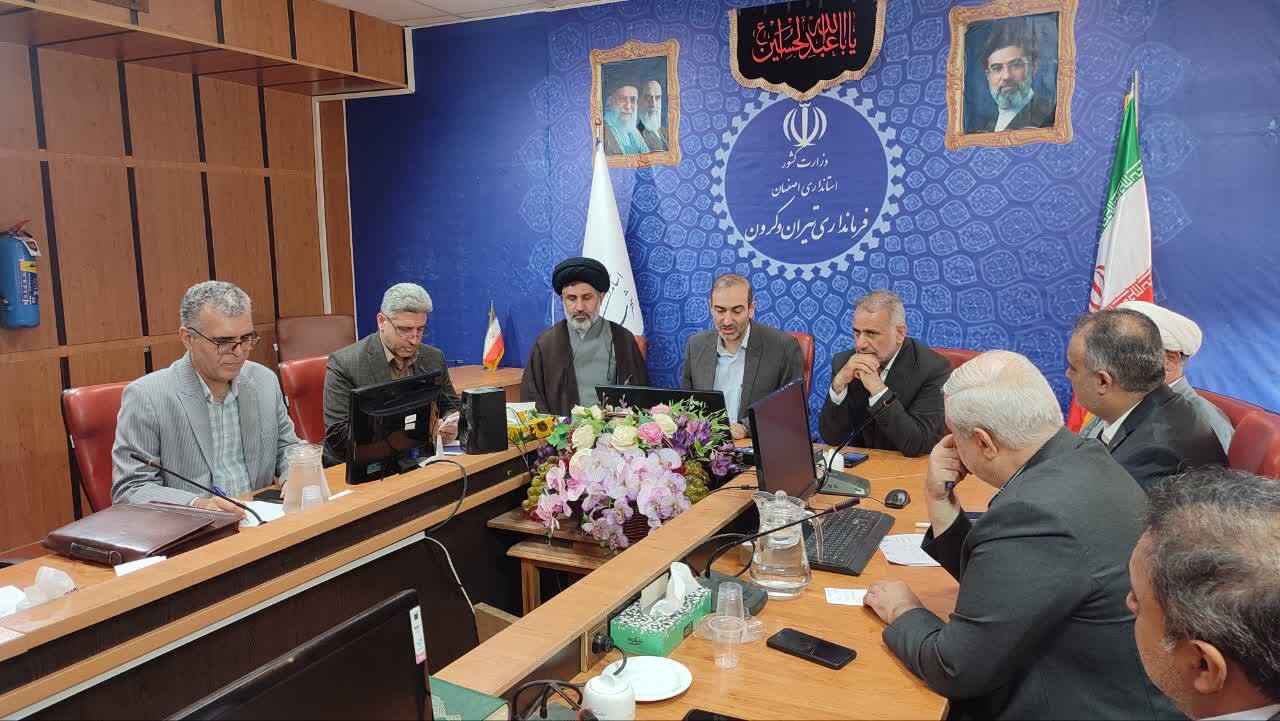 حضور ابوترابی در جلسه کارگروه بررسی و پیگیری تبدیل به احسن نمودن زمین‌های موقوفی تیران و کرون