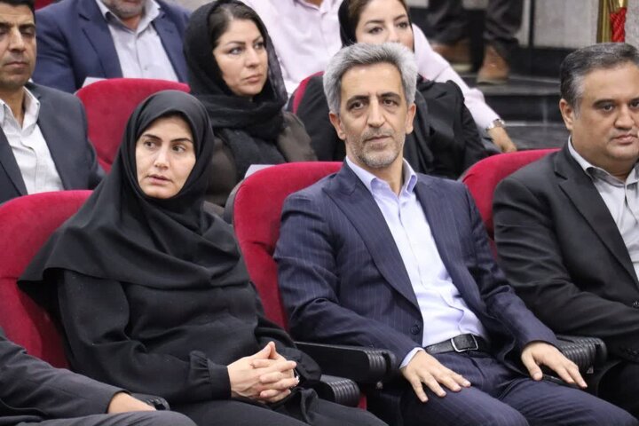 حضور نبی‌الله محمدی در آیین تجلیل از واحدهای نمونه صنعتی و معدنی استان زنجان