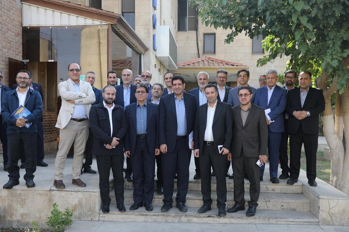 بازدید کمیسیون اجتماعی از پالایشگاه شرکت نفت ایرانول و شرکت نفت پاسارگاد