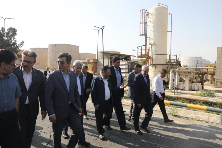بازدید کمیسیون اجتماعی از پالایشگاه شرکت نفت ایرانول و شرکت نفت پاسارگاد