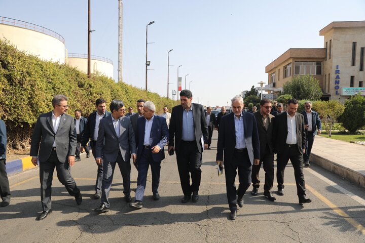 بازدید کمیسیون اجتماعی از پالایشگاه شرکت نفت ایرانول و شرکت نفت پاسارگاد
