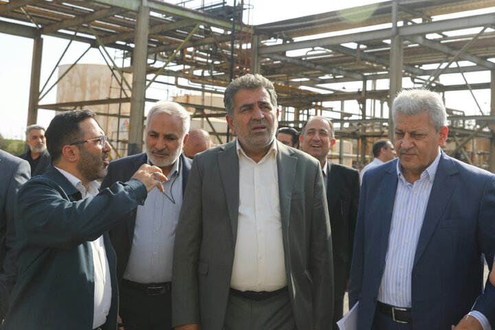 بازدید کمیسیون اجتماعی از پالایشگاه شرکت نفت ایرانول و شرکت نفت پاسارگاد