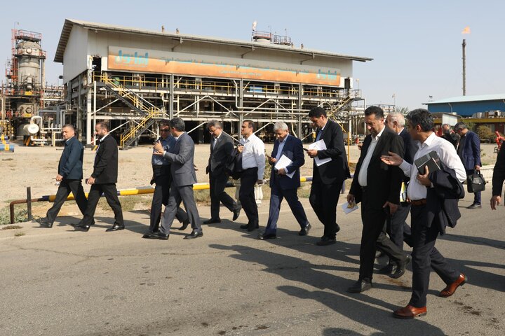 بازدید کمیسیون اجتماعی از پالایشگاه شرکت نفت ایرانول و شرکت نفت پاسارگاد