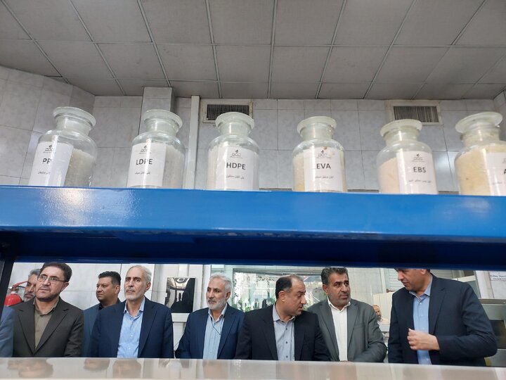 بازدید کمیسیون اجتماعی از پالایشگاه شرکت نفت ایرانول و شرکت نفت پاسارگاد