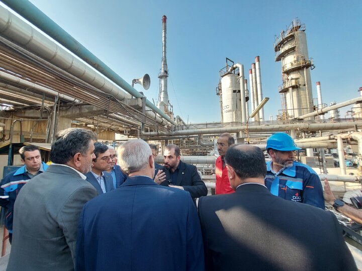 بازدید کمیسیون اجتماعی از پالایشگاه شرکت نفت ایرانول و شرکت نفت پاسارگاد