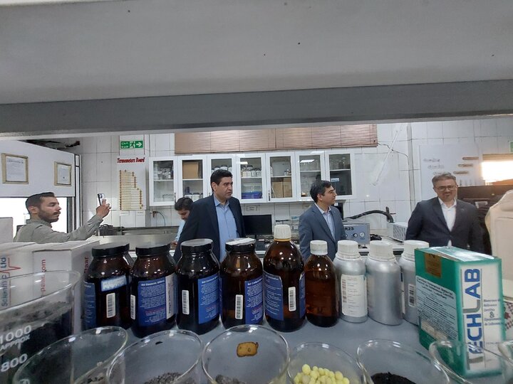 بازدید کمیسیون اجتماعی از پالایشگاه شرکت نفت ایرانول و شرکت نفت پاسارگاد