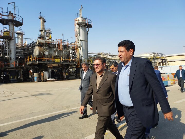 بازدید کمیسیون اجتماعی از پالایشگاه شرکت نفت ایرانول و شرکت نفت پاسارگاد