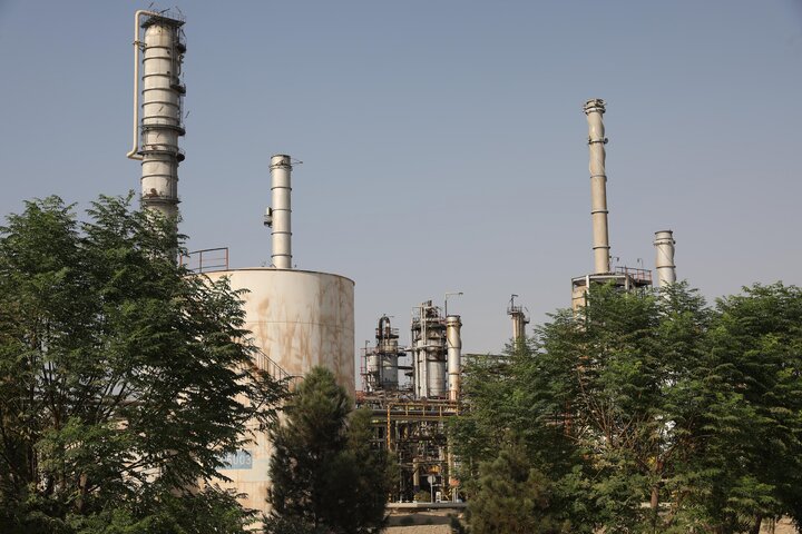 بازدید کمیسیون اجتماعی از پالایشگاه شرکت نفت ایرانول و شرکت نفت پاسارگاد