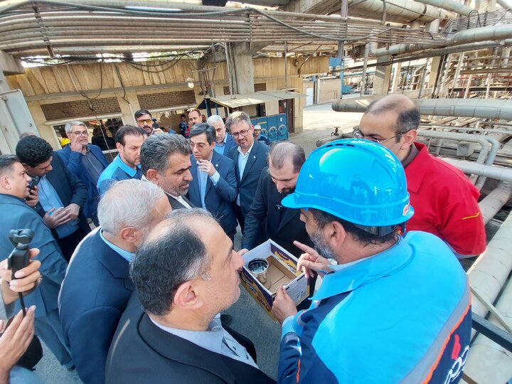 بازدید کمیسیون اجتماعی از پالایشگاه شرکت نفت ایرانول و شرکت نفت پاسارگاد