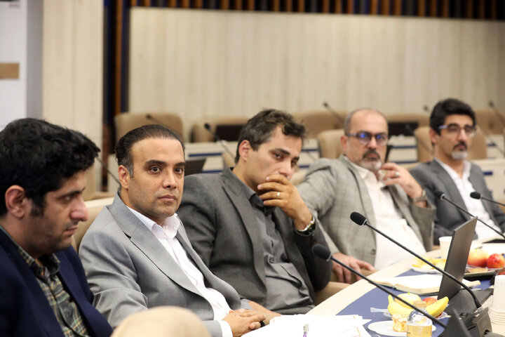 نشست اعضای کمیسیون اقتصادی بامدیران بانک مرکزی