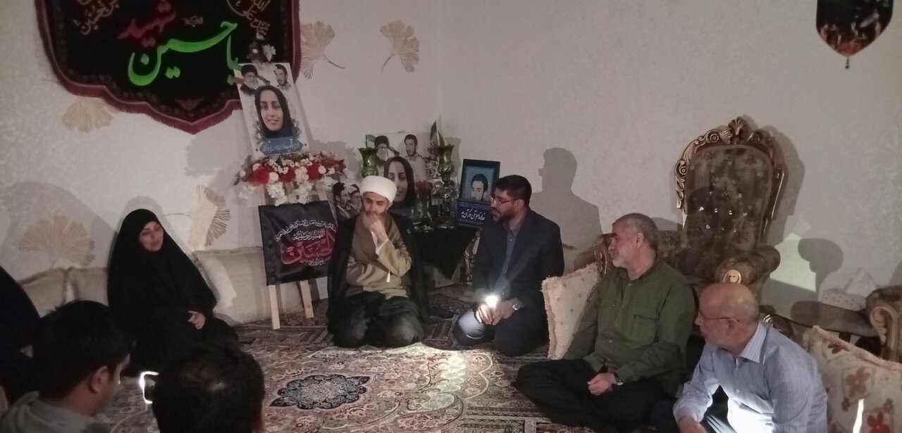 دیدار نیکزاد با خانواده شهیدان شعبانی و اسدی نژاد