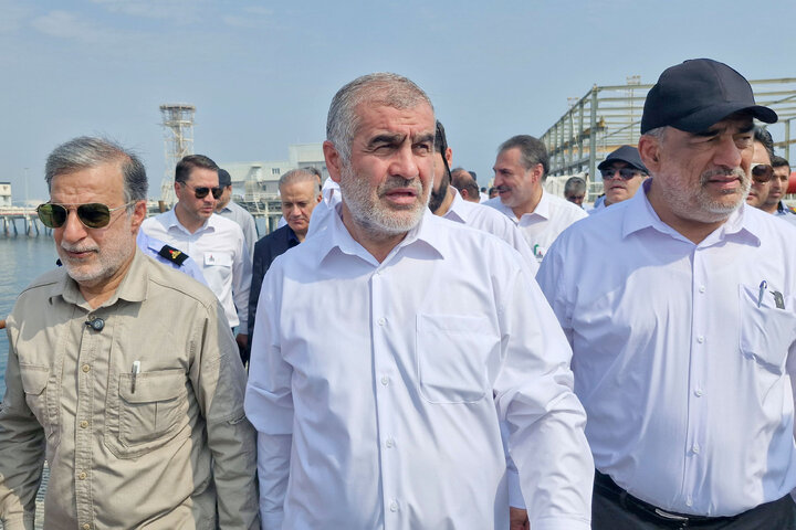 بازدید نیکزاد از پایانه نفتی جزیره خارک
