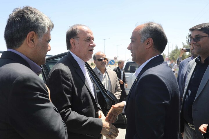 استقبال فرماندار و امام جمعه شهرستان سربیشه از نایب رئیس مجلس در سفر به استان خراسان جنوبی
