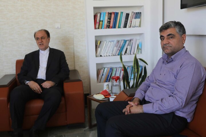 استقبال فرماندار و امام جمعه شهرستان سربیشه از نایب رئیس مجلس در سفر به استان خراسان جنوبی