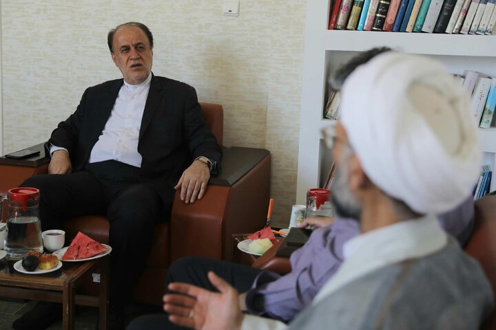استقبال فرماندار و امام جمعه شهرستان سربیشه از نایب رئیس مجلس در سفر به استان خراسان جنوبی