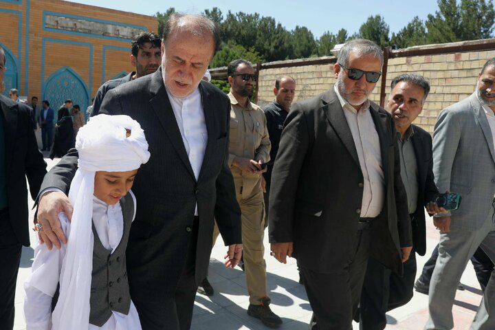 حضور نایب رئیس مجلس در گلزار مطهر شهدای گمنام شهرستان سر بیشه