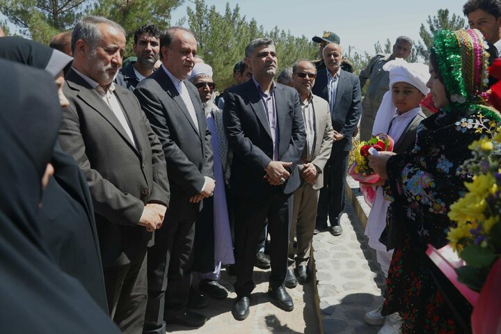 حضور نایب رئیس مجلس در گلزار مطهر شهدای گمنام شهرستان سر بیشه