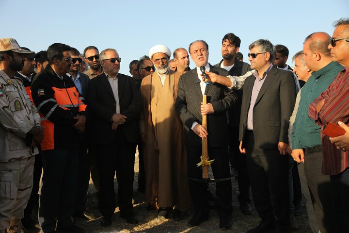 کلنگ‌زنی پروژه دروازه قرآن نهبندان با حضور نایب رئیس مجلس