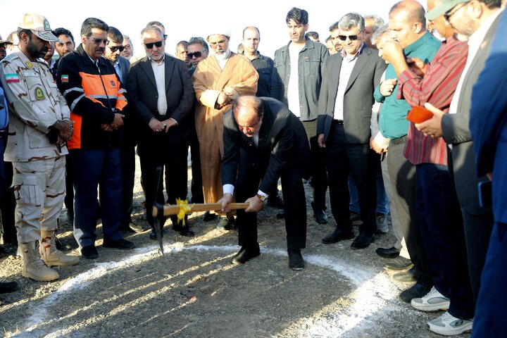 کلنگ‌زنی پروژه دروازه قرآن نهبندان با حضور نایب رئیس مجلس