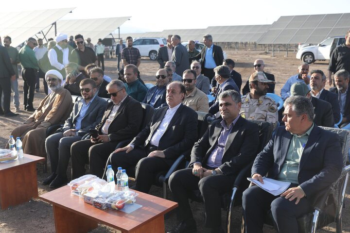 افتتاح نیروگاه خورشیدی ۳ مگاواتی نهبندان با حضور نایب رئیس مجلس