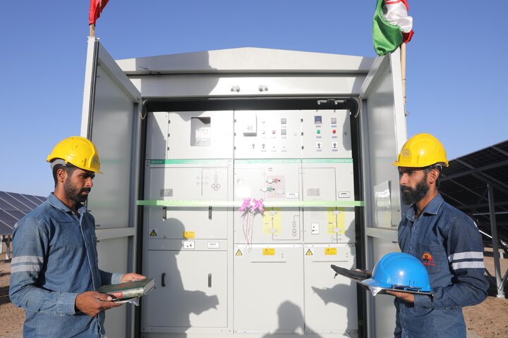 افتتاح نیروگاه خورشیدی ۳ مگاواتی نهبندان با حضور نایب رئیس مجلس