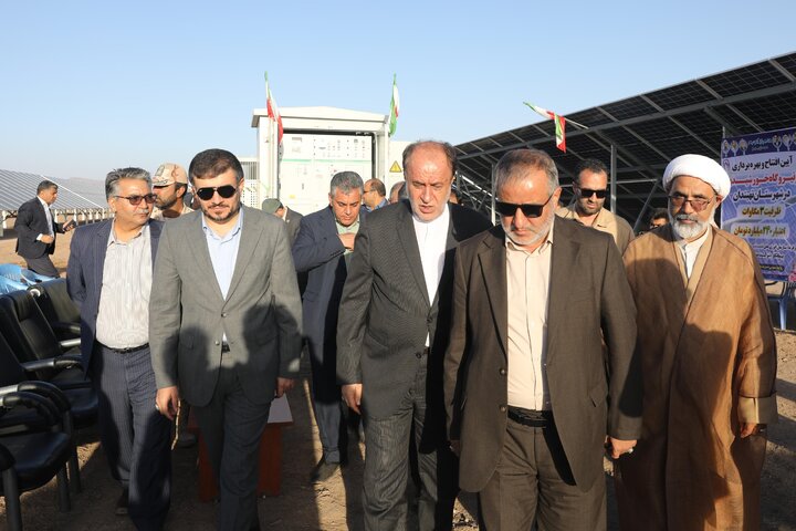 افتتاح نیروگاه خورشیدی ۳ مگاواتی نهبندان با حضور نایب رئیس مجلس