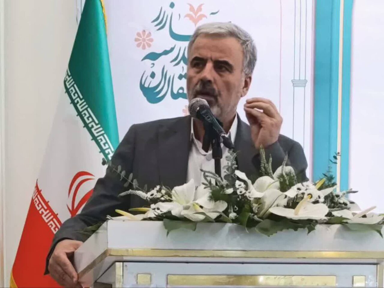 آموزش و پرورش زیربنای توسعه کشور است/ سرمایه‌گذاری برای آینده کشور در گرو توجه به آموزش و پرورش است